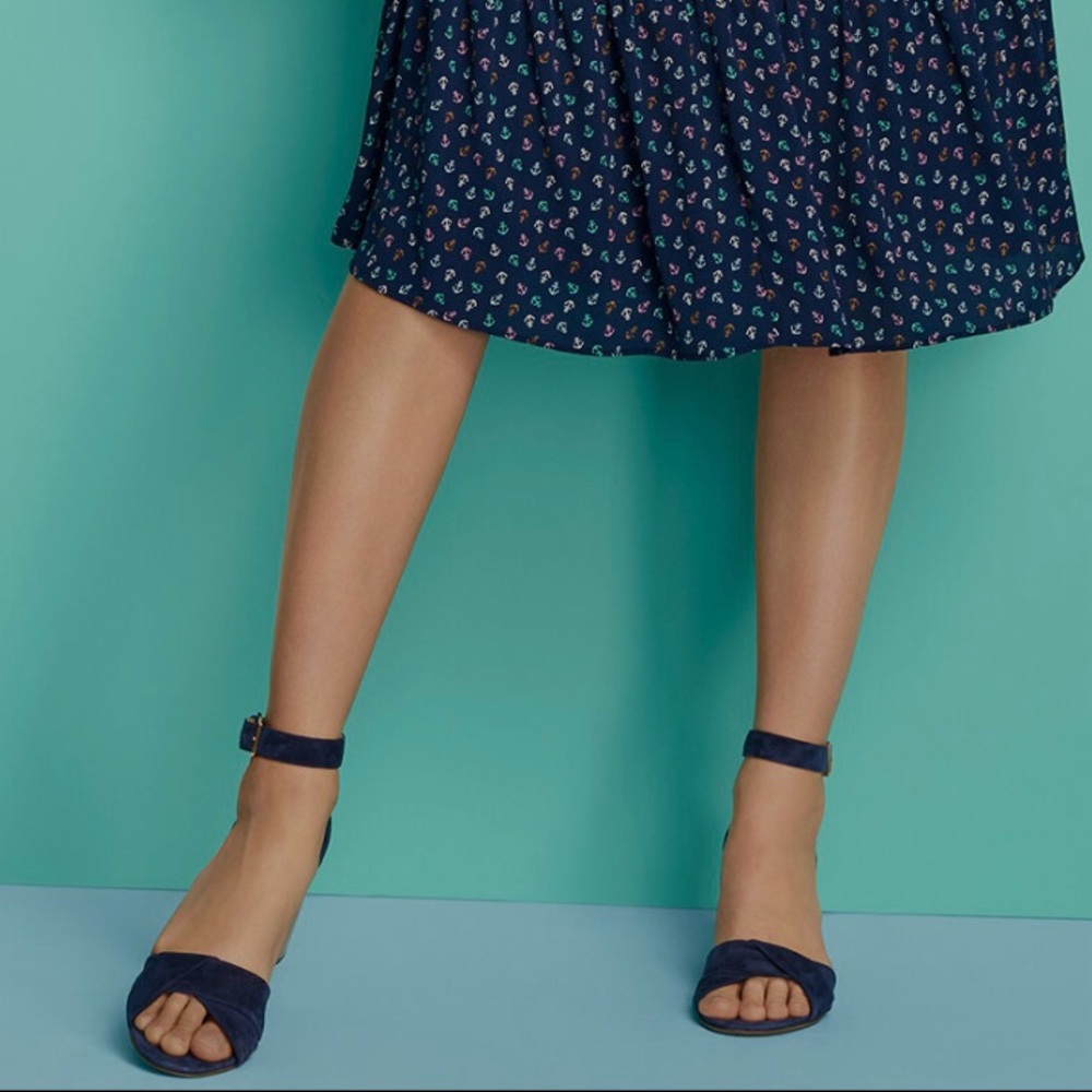 Talbots Beatrice Twist Strap Sandals, size 5, block heel, ankle strap.